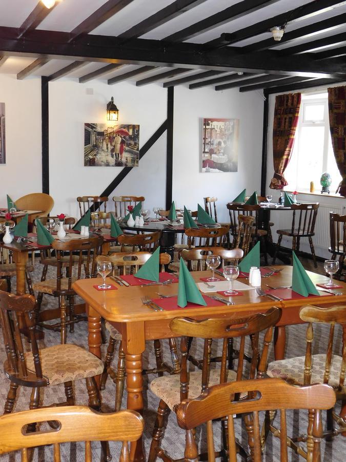 The Railway Inn Forden Exterior foto