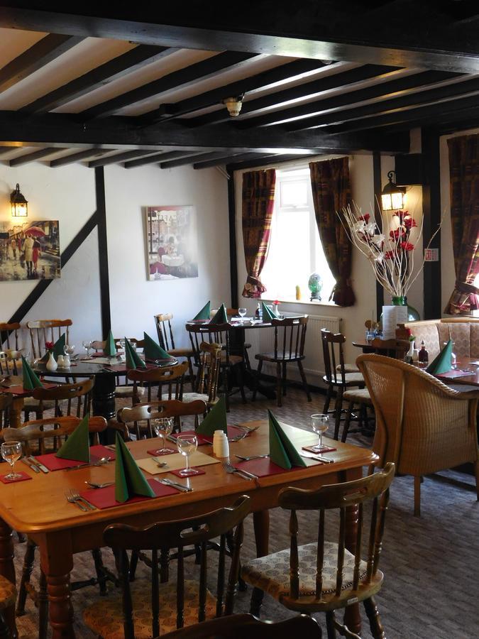 The Railway Inn Forden Exterior foto